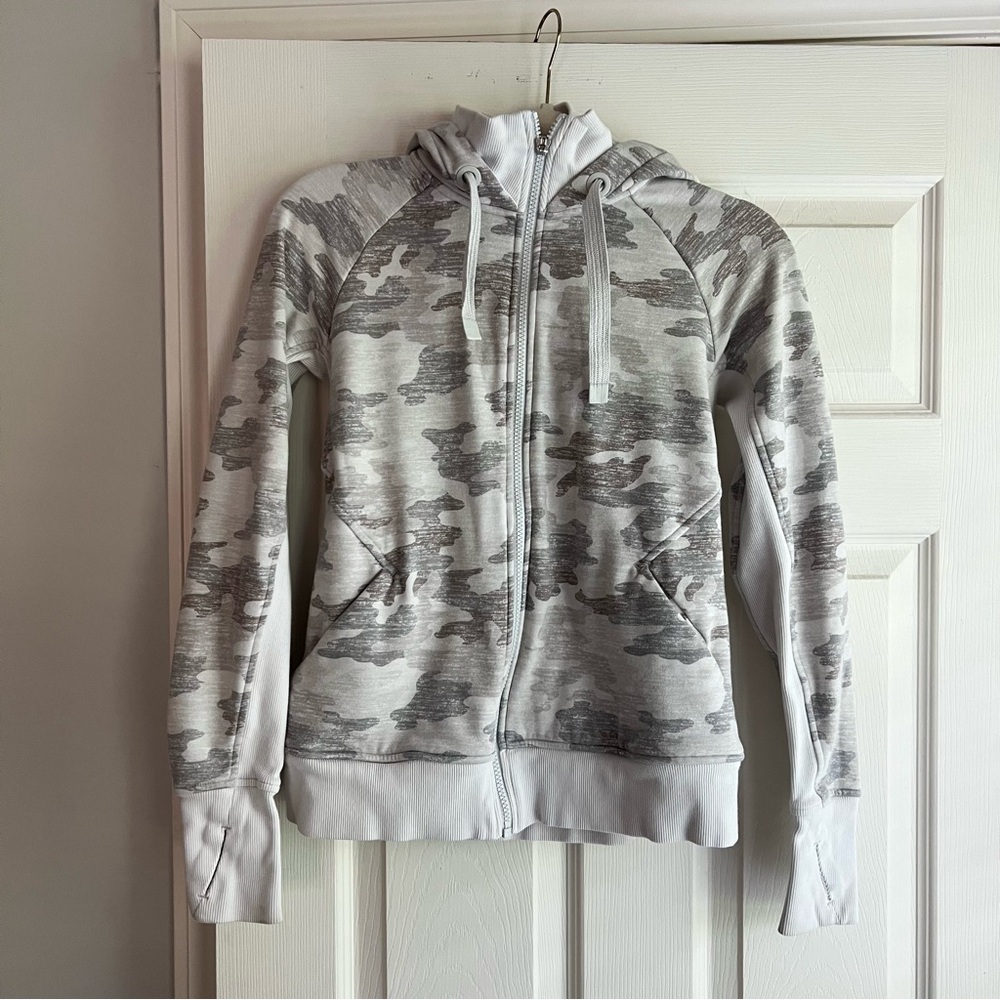 ✨FINAL SALE✨Athleta Triumph Hoodie in Grey Gypsum Camo